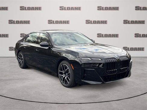 New 2026 BMW 750e xDrive image 7