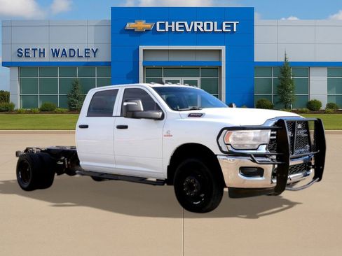 Used 2024 RAM 3500 Tradesman w/ Chrome Appearance Group AWD/4WD image 11