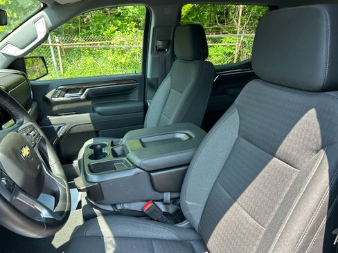 Used 2023 Chevrolet Silverado 1500 LT image 16