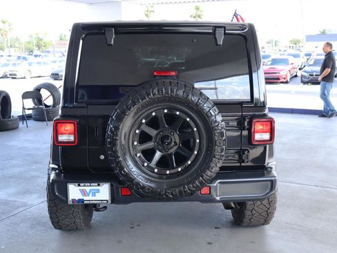 Used 2019 Jeep Wrangler Unlimited Sahara w/ Uconnect 4C Nav & Sound Group AWD/4WD image 7