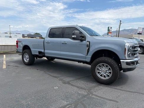 Used 2024 Ford F250 Lariat w/ FX4 Off-Road Package AWD/4WD image 3