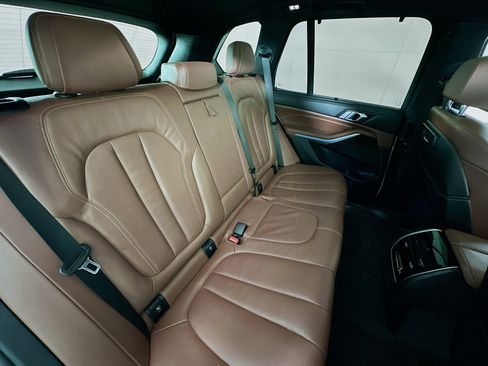 Used 2021 BMW X5 xDrive45e w/ M Sport Package image 27