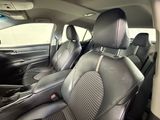 Used 2018 Toyota Camry SE image 5