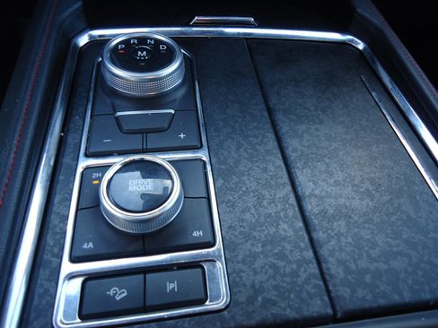 Used 2022 Ford Expedition Limited image 22