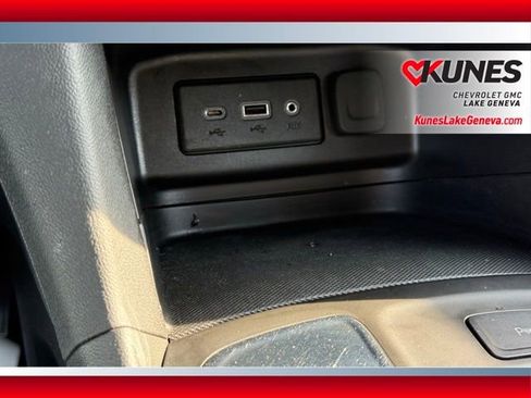 Used 2024 Chevrolet Equinox LT image 28