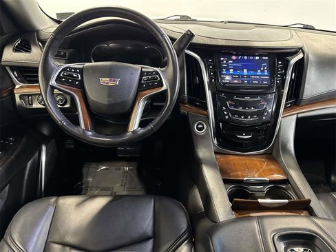 Used 2019 Cadillac Escalade Luxury image 21