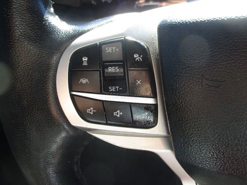 Certified 2021 Ford Explorer XLT w/ Equipment Group 202A image 13