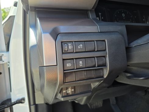 Used 2024 Toyota Tacoma SR5 AWD/4WD image 31