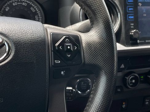 Used 2017 Toyota Tacoma TRD Sport w/ Tow Package RWD image 15