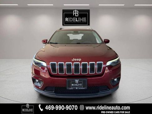 Used 2019 Jeep Cherokee Latitude Plus FWD image 2
