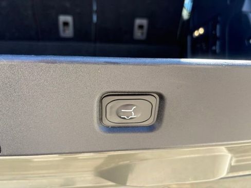 Used 2025 Ford Expedition Tremor AWD/4WD image 37
