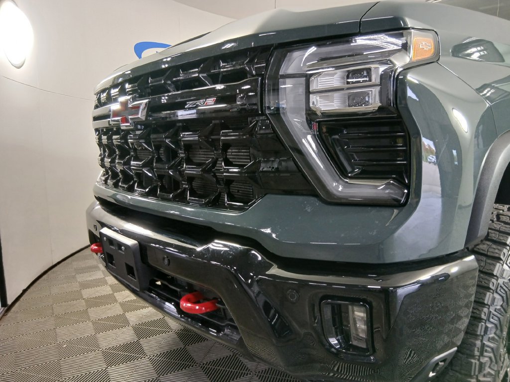 Used 2026 Chevrolet Silverado 2500 ZR2 AWD/4WD image 36