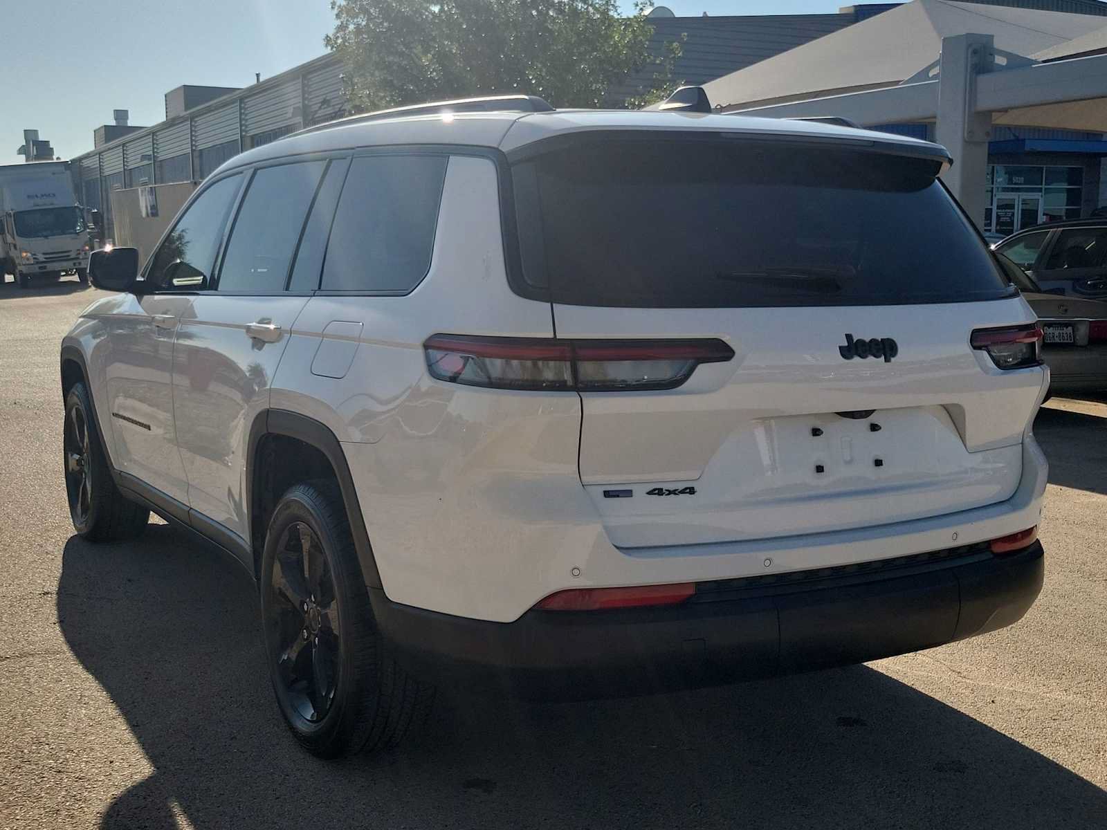Used 2023 Jeep Grand Cherokee L Laredo AWD/4WD image 6