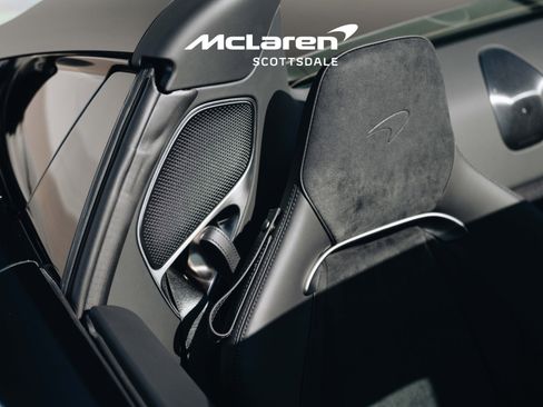 Used 2025 McLaren Artura Spider image 28