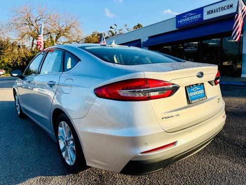 Used 2019 Ford Fusion SE image 33