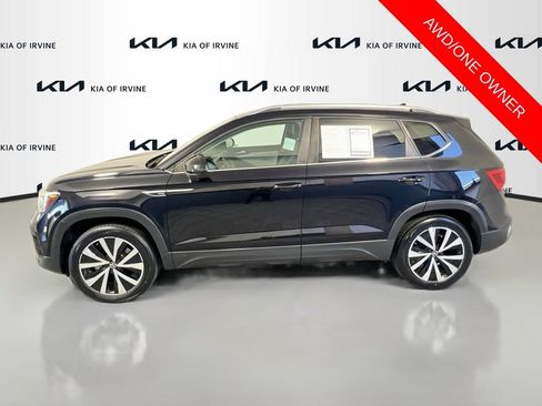 Used 2023 Volkswagen Taos SE AWD/4WD image 5