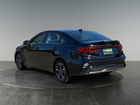 Used 2024 Kia Forte LXS w/ LXS Technology Package FWD image 8