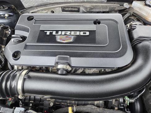 Used 2021 Cadillac XT4 Premium Luxury w/ Cold Weather Package image 19