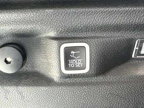 Used 2022 Jeep Grand Cherokee L Limited image 15