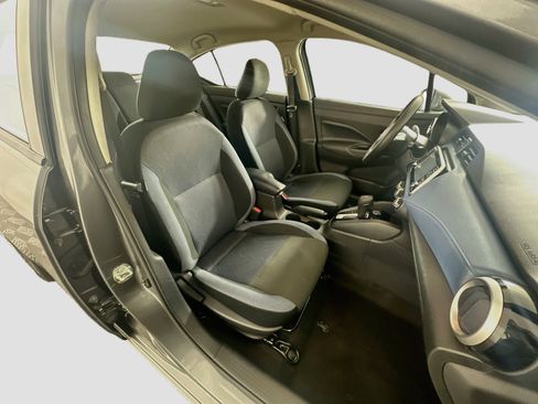 Used 2025 Nissan Versa SV FWD image 30