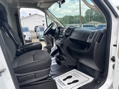 Used 2019 RAM ProMaster 3500 w/ Premium Appearance Group FWD image 18