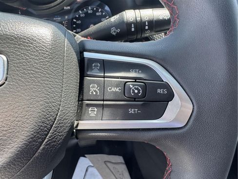 Used 2025 Jeep Compass Trailhawk AWD/4WD image 20
