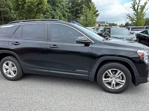 Used 2022 GMC Terrain SLE w/ Driver Convenience Package AWD/4WD image 7