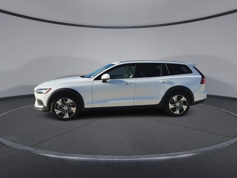 Used 2022 Volvo V60 T5 Cross Country AWD/4WD image 5