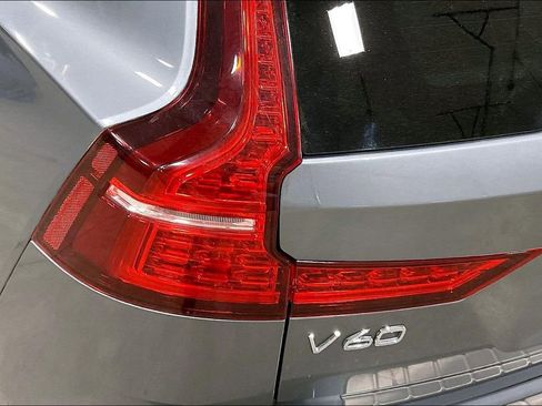 Used 2021 Volvo V60 T5 Cross Country w/ Climate Package AWD/4WD image 23