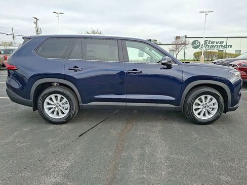 New 2026 Toyota Grand Highlander AWD image 8