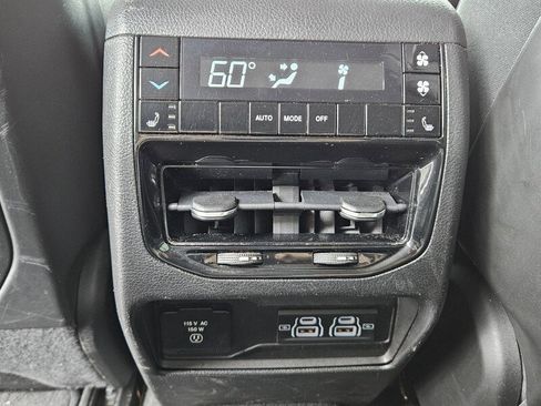 Used 2022 Jeep Grand Cherokee L Limited image 8