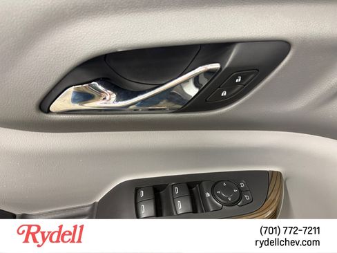 Used 2018 GMC Acadia SLE AWD/4WD image 11