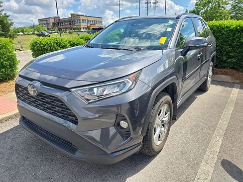 Used 2019 Toyota RAV4 XLE FWD image 4