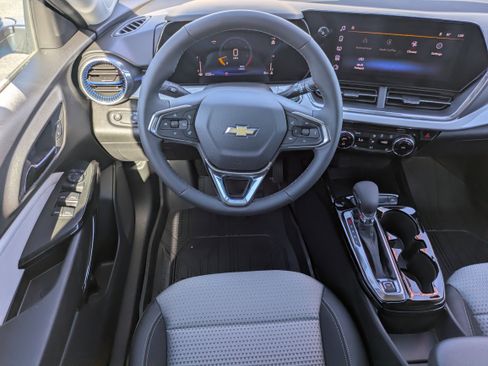 New 2026 Chevrolet Trax LT w/ Driver Confidence Package image 4