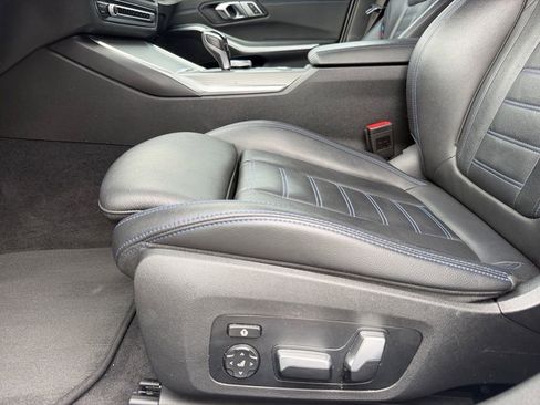 Used 2019 BMW 330i Sedan w/ M Sport Package RWD image 11
