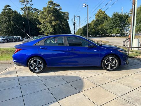 Certified 2023 Hyundai Elantra SEL w/ Convenience Package FWD image 4