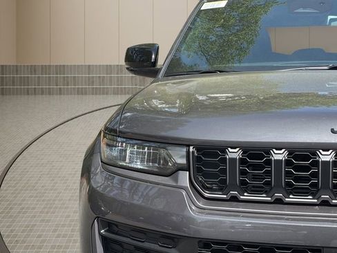 New 2026 Jeep Grand Cherokee Altitude image 39