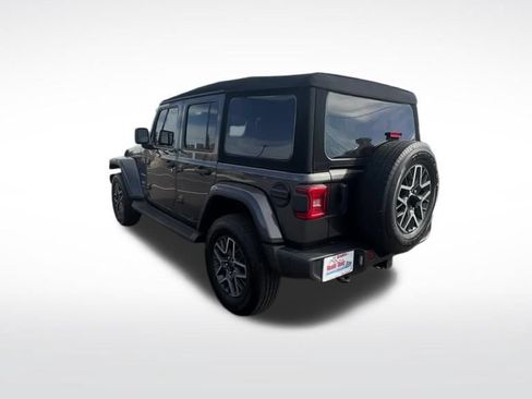 Used 2024 Jeep Wrangler Unlimited Sahara AWD/4WD image 35