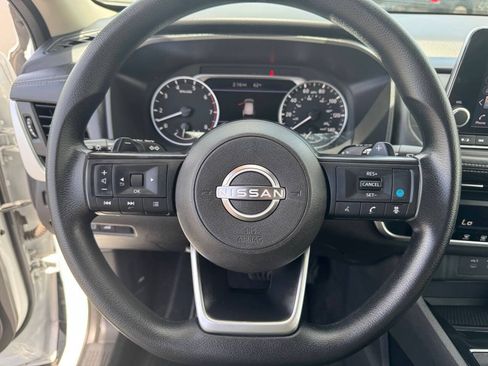 Used 2024 Nissan Rogue SV FWD image 18