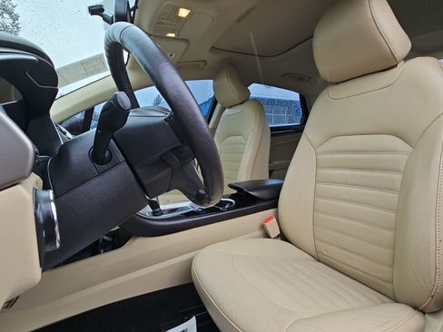 Used 2015 Ford Fusion SE w/ Equipment Group 202A image 13