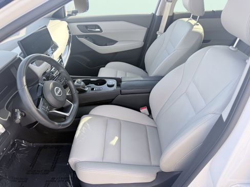 Used 2024 Nissan Rogue SL w/ SL Premium Package image 28