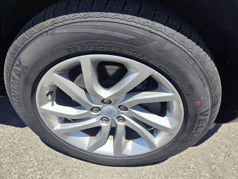 Used 2016 Land Rover Discovery Sport HSE AWD/4WD image 9