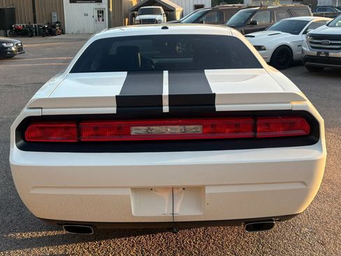 Used 2010 Dodge Challenger R/T image 5