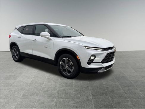 Used 2025 Chevrolet Blazer LT image 8