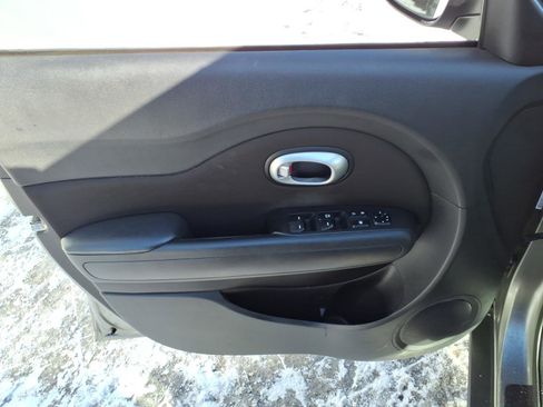 Used 2016 Kia Soul image 11