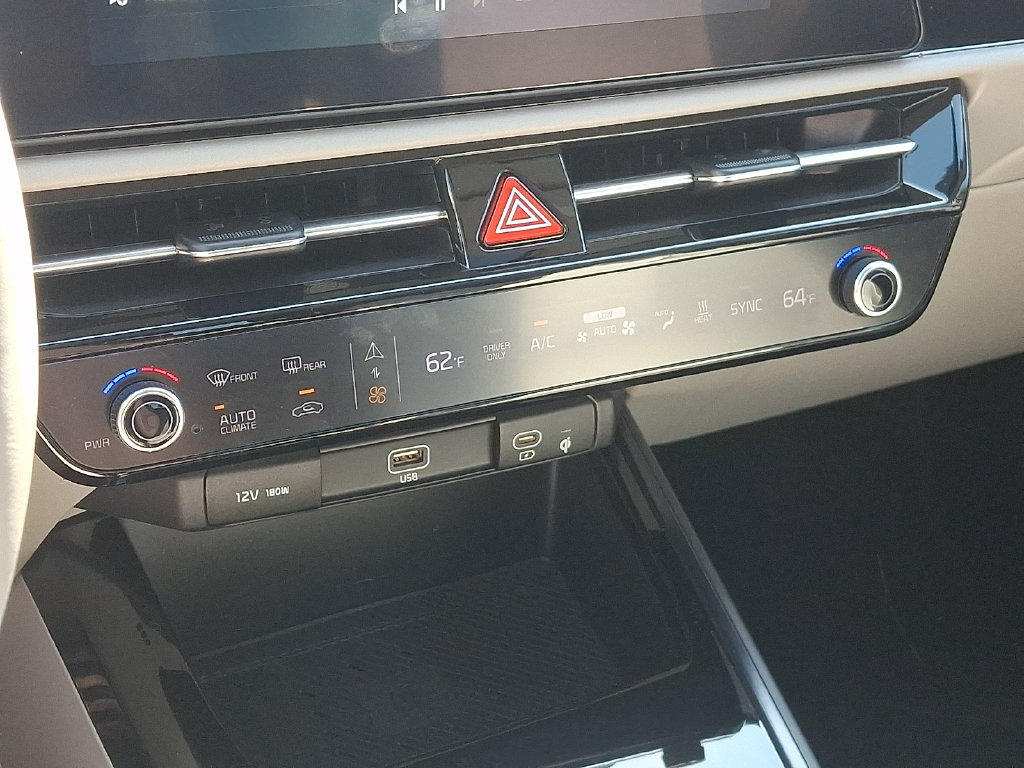 Used 2023 Kia Niro Wave w/ Wave Preserve Package FWD image 16