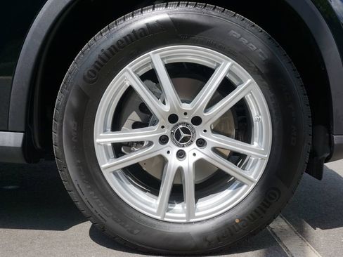 Certified 2025 Mercedes-Benz GLC 300 4MATIC image 17