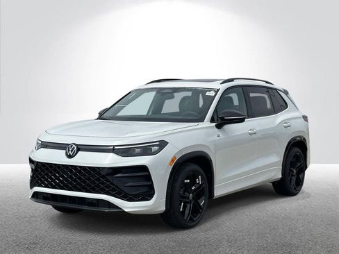 New 2026 Volkswagen Tiguan SE R-Line FWD image 1