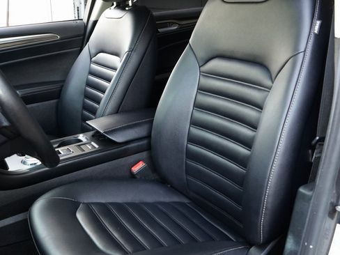 Used 2019 Ford Fusion SEL image 9