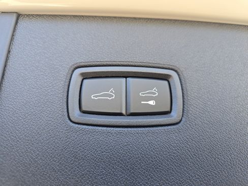 New 2026 Porsche Cayenne Turbo AWD/4WD image 16